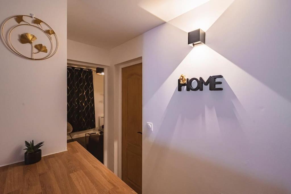 La "Taniere" Pour 6 Personnes Apartment Isles-sur-Suippe Ngoại thất bức ảnh